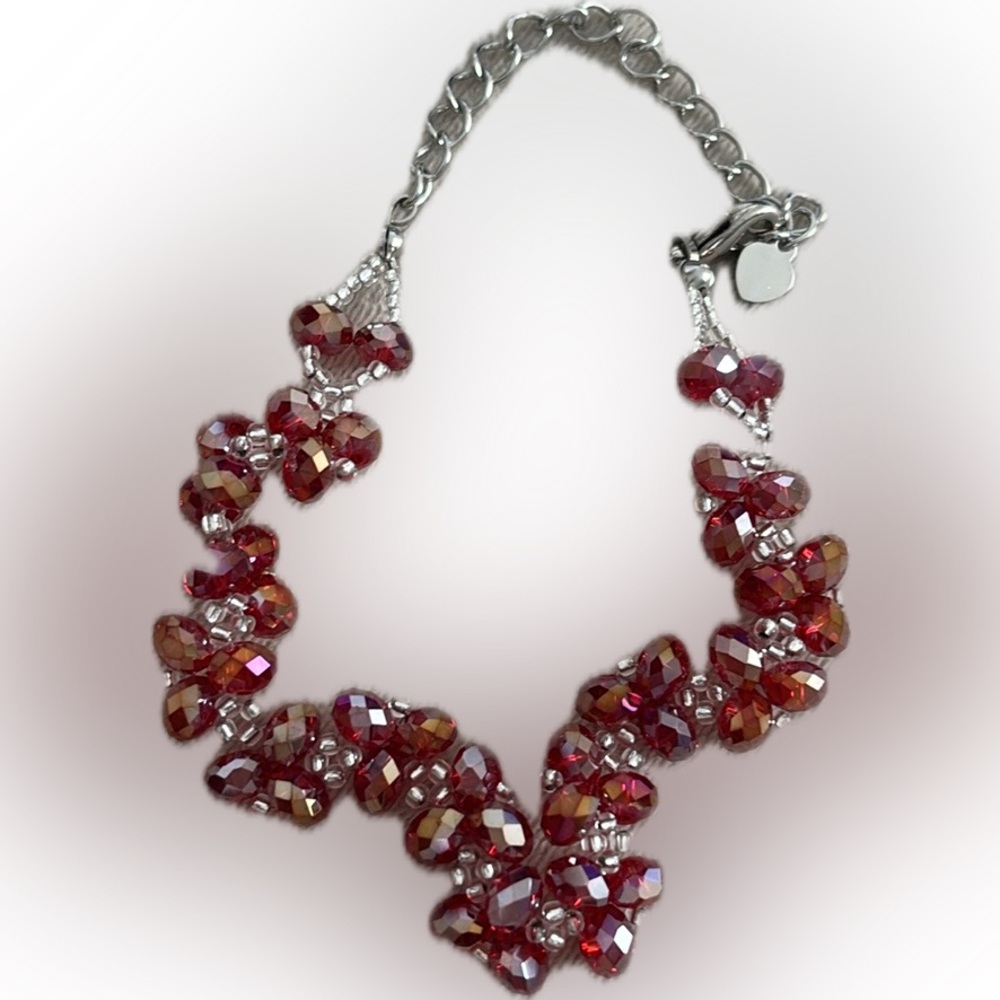 Red beaded cluster bracelet